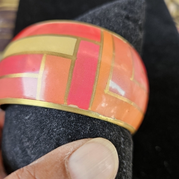 Vintage 70s 4-Tone Geometric Brass & Enamel Bangle Bracelet - Picture 4 of 9